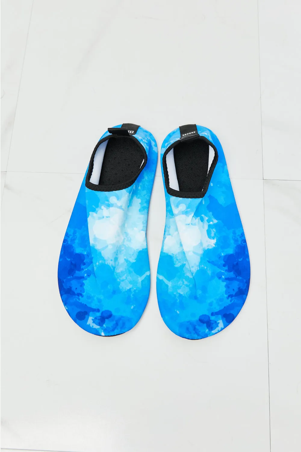 *APP EXCLUSIVE* On The Shore Water Shoes in Blue