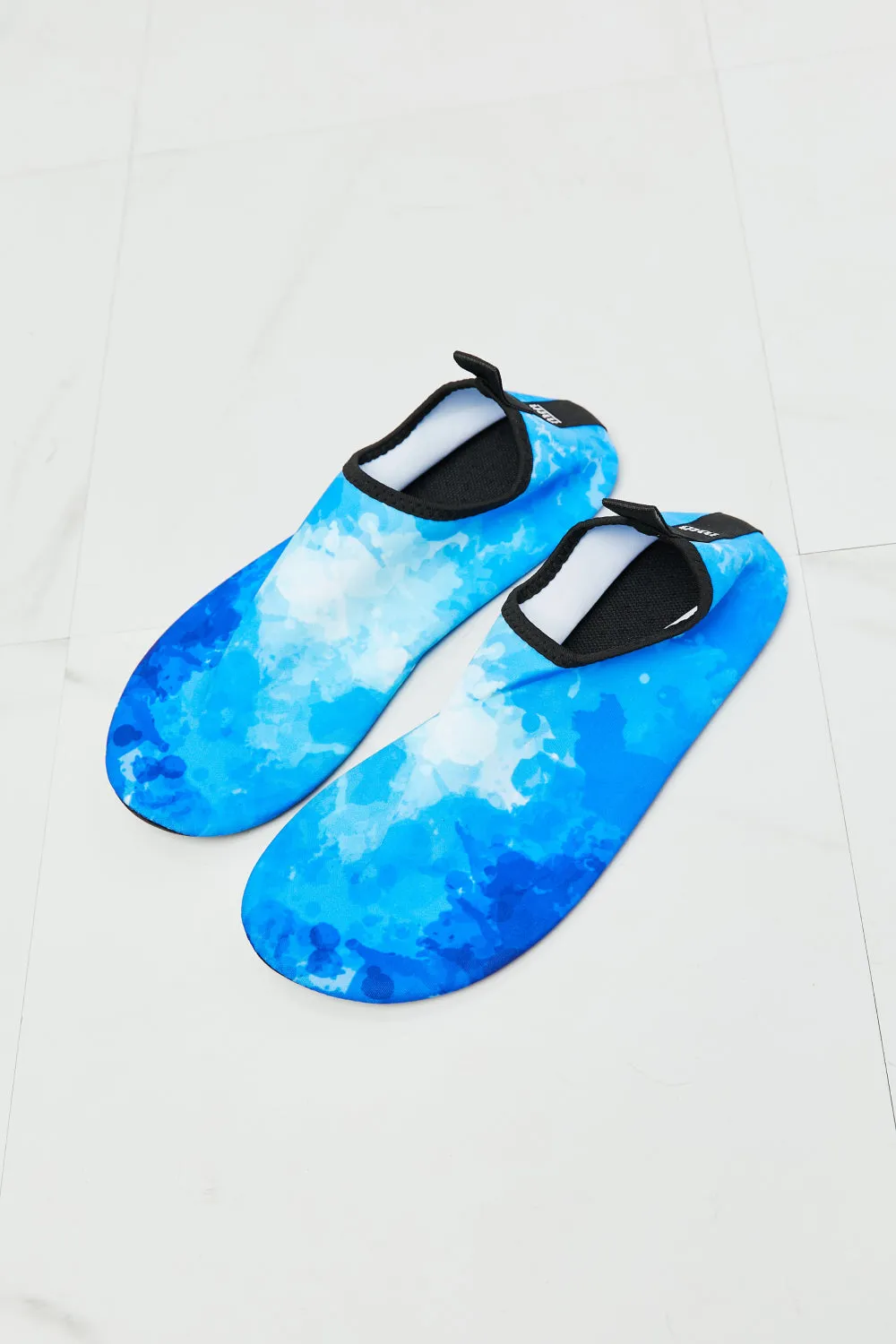 *APP EXCLUSIVE* On The Shore Water Shoes in Blue