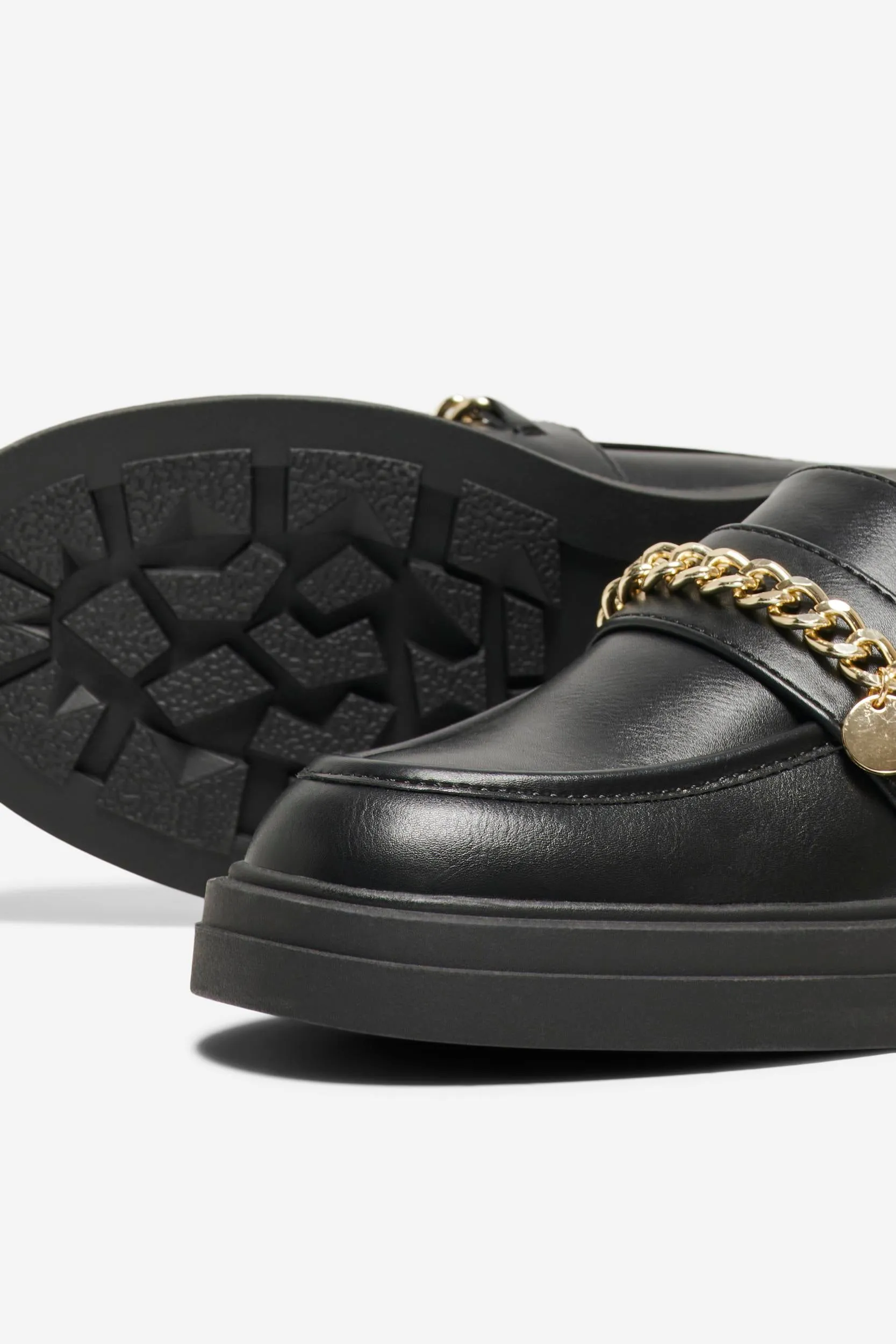 LAZULI CHARM LOAFER (BLACK)